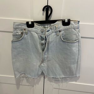 LEVIS - Denim Skirt - size MEDIUM - NWT